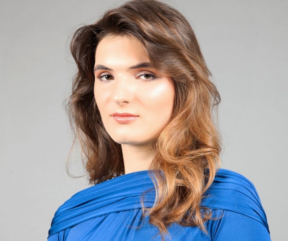 THÉA BOOTZ